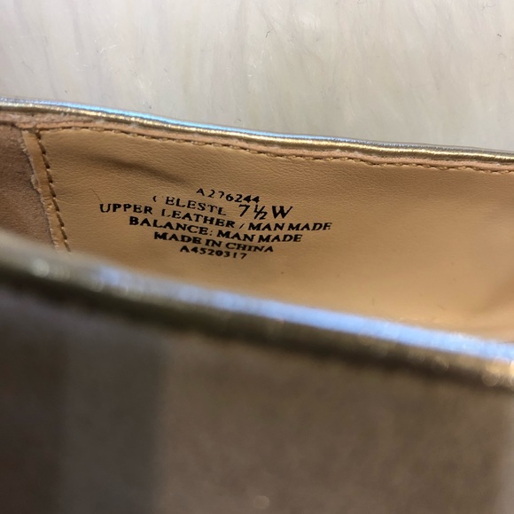 C. Wonder Celeste Bee Happy Cream Suede Flats 7.5W - Picture 6 of 7